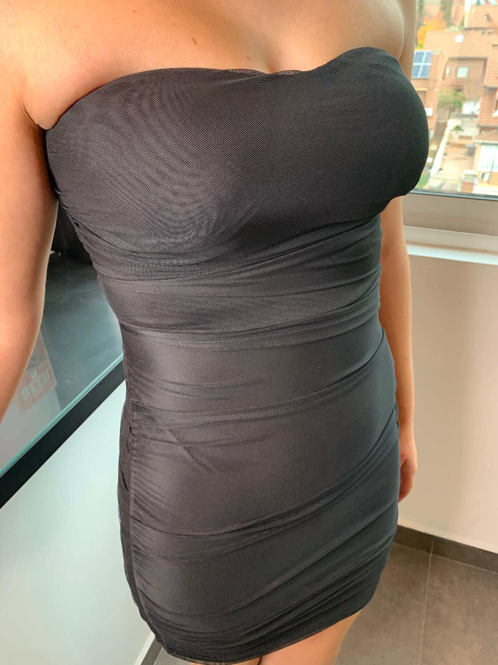 Vestido corto Sirey negro forro beige image 11
