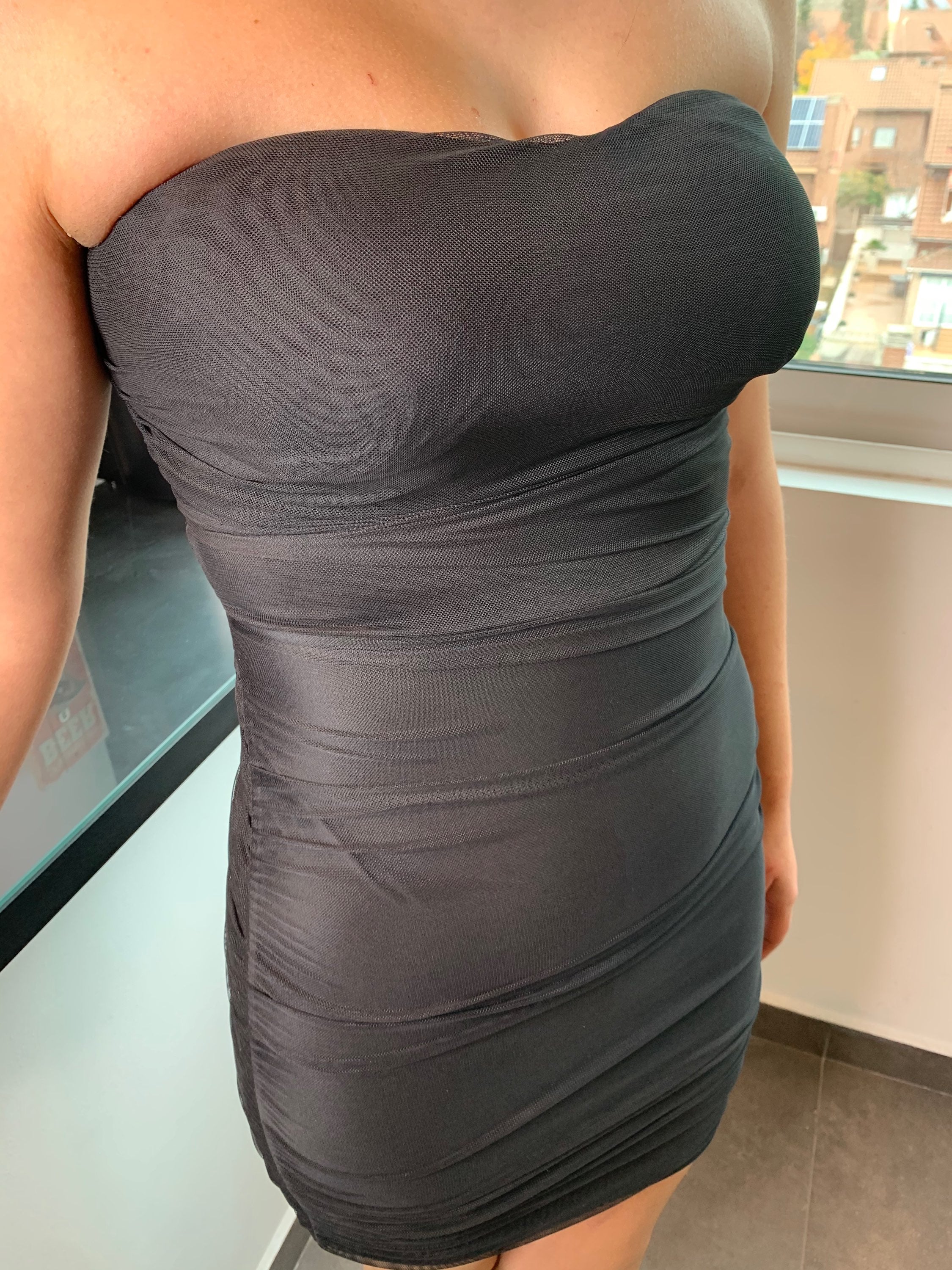 Vestido corto Sirey negro forro beige image 11