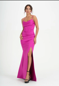 Vestido largo Adrianna amarena