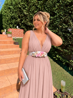 Rose dress, pink makeup