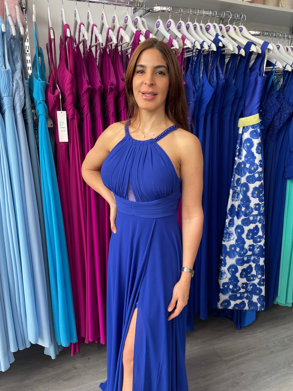 Vestido Suhaila abertura aguamarina