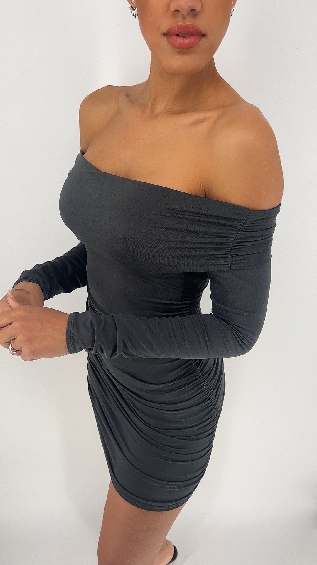 Vestido corto Shadow Gris y Rojo image 0