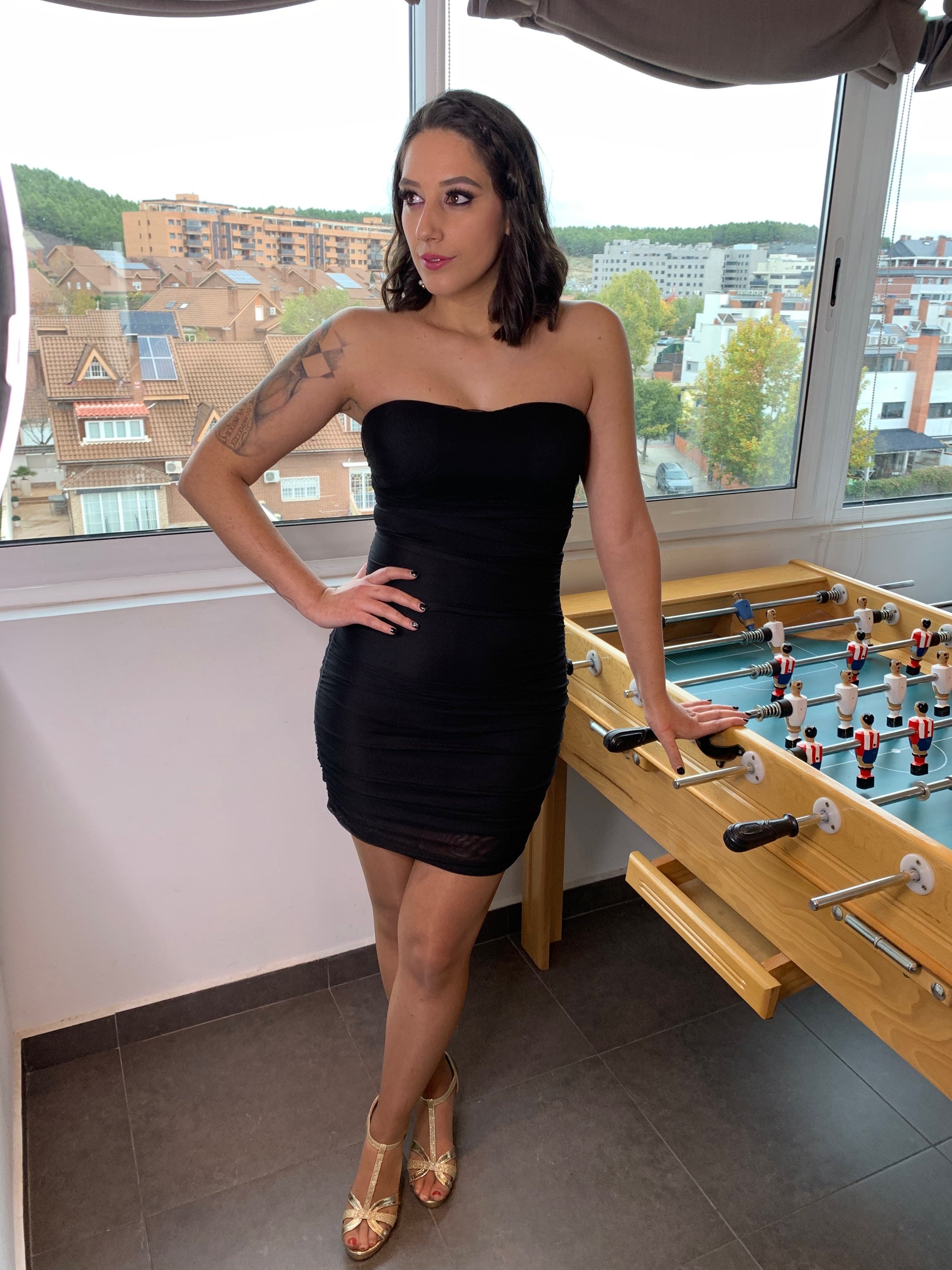 Vestido corto Sirey negro forro beige image 5
