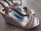 sandalia cuña plata