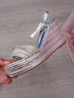 sandalia cuña plata